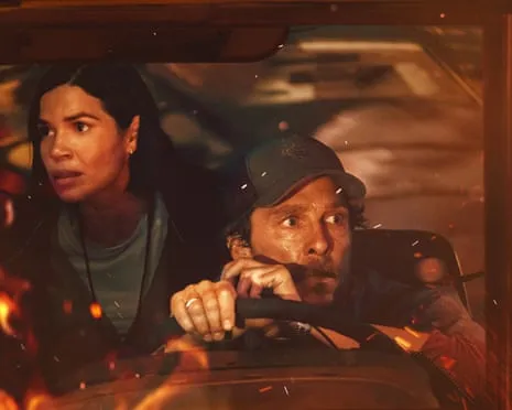 The Lost Bus Review: America Ferrera Star in Thrilling Real-Life Disaster Movie